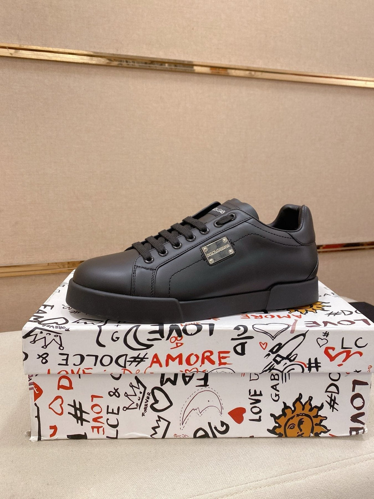 Dolce & Gabbana Low-Top Lace-Up Sneakers - Smooth Upper